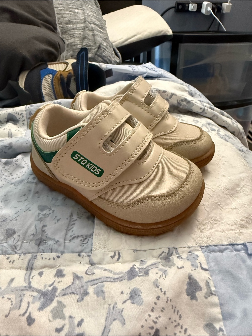STQ Kids Beige & Green Toddler Velcro Sneakers